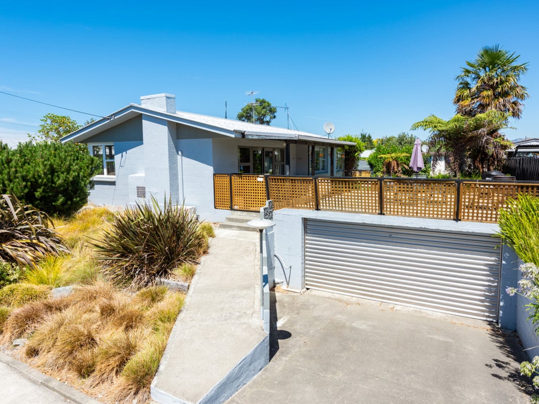 3 Collett Place, Riversdale, Blenheim - Carousel 1