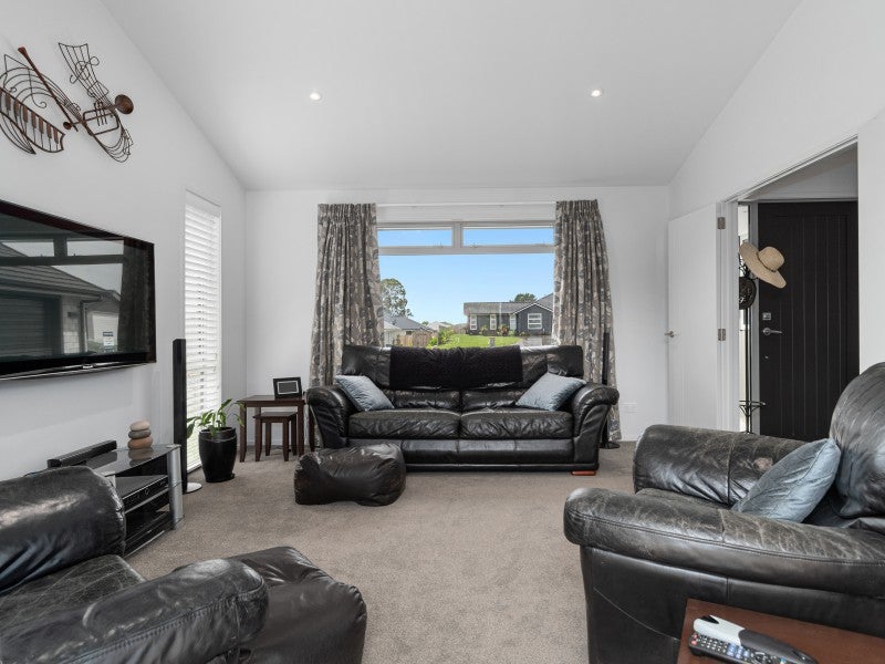 4 Madeleine Place, Omokoroa, Omokoroa - Carousel 2