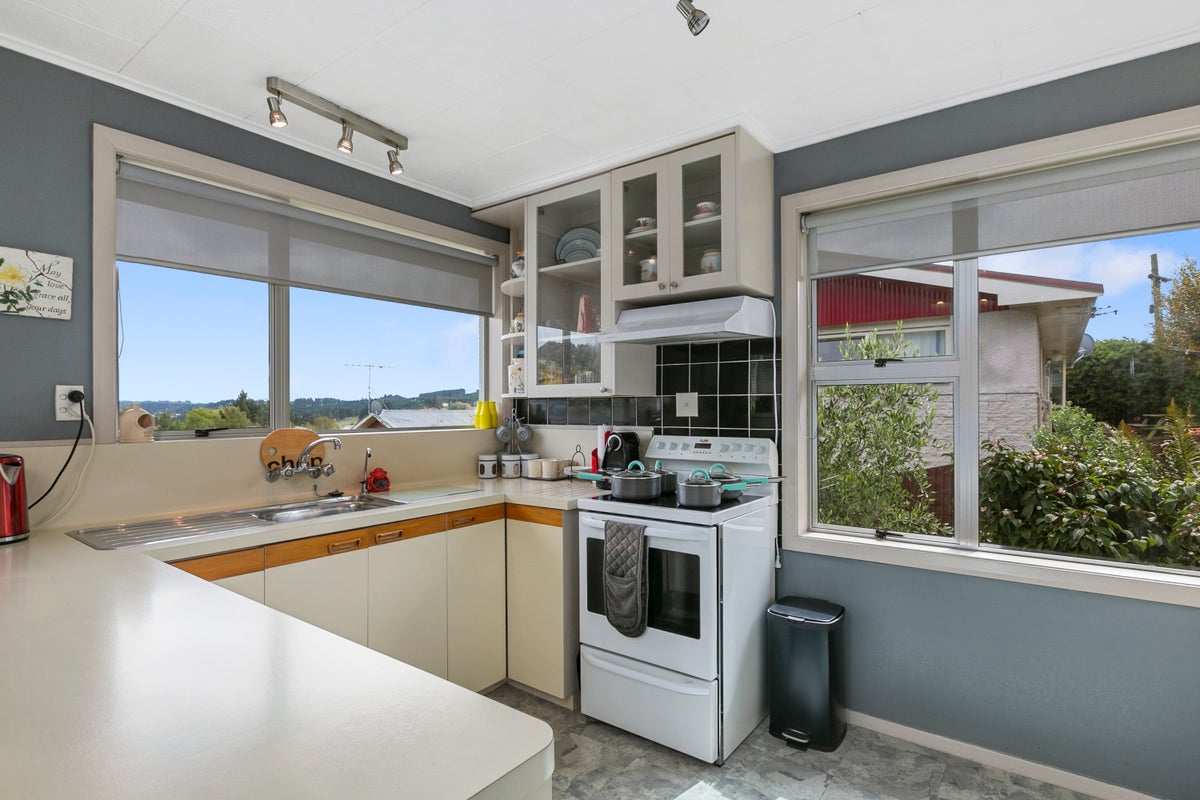 51 Roy Crescent, Concord, Dunedin - Carousel 2
