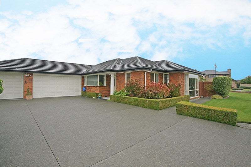 21 Burbank Drive, Aidanfield, Christchurch - Carousel 1