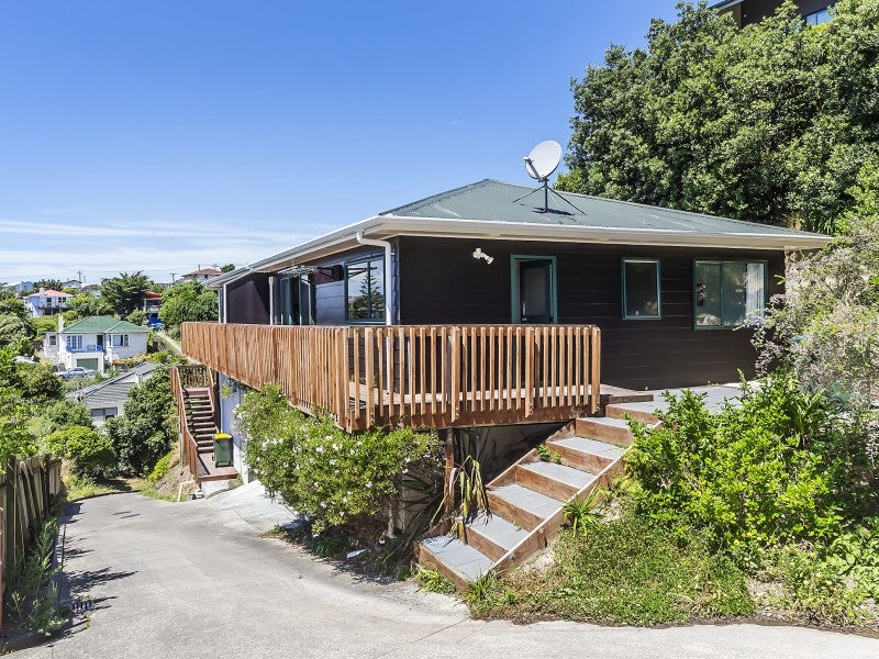 8 VIEW RD, Titahi Bay, Porirua - Carousel 1