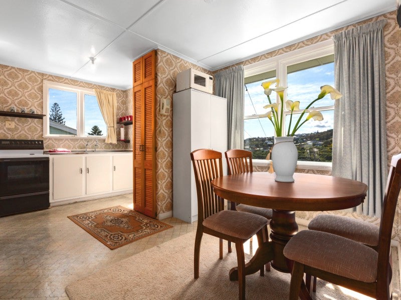 18 Waiuta Street, Titahi Bay, Porirua - Carousel 2