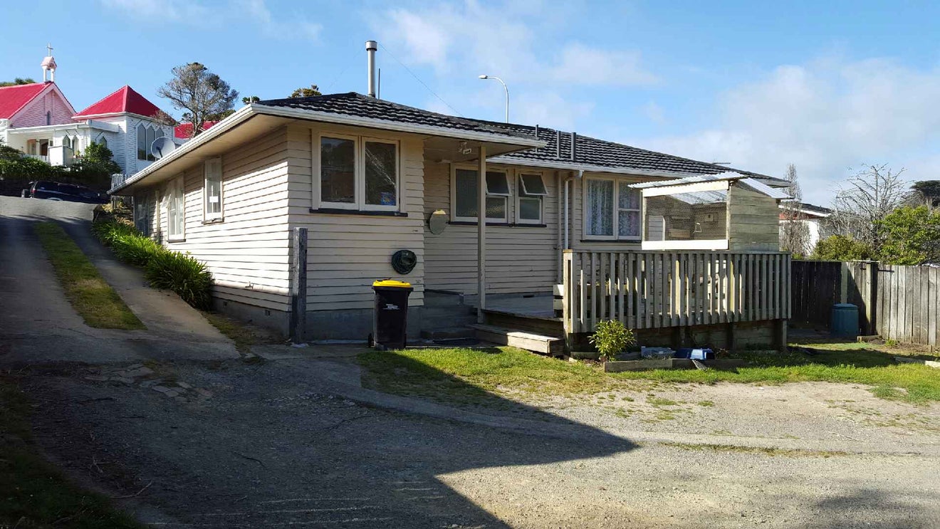 187 Newlands Road, Newlands, Wellington - Carousel 1