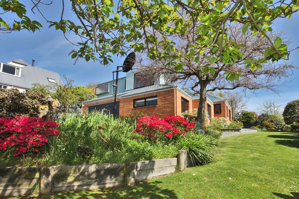 55 Woodside Common, Westmorland, Christchurch - Carousel 2