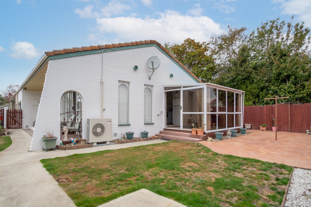 2/5 Connemara Drive, Northwood, Christchurch - Carousel 14