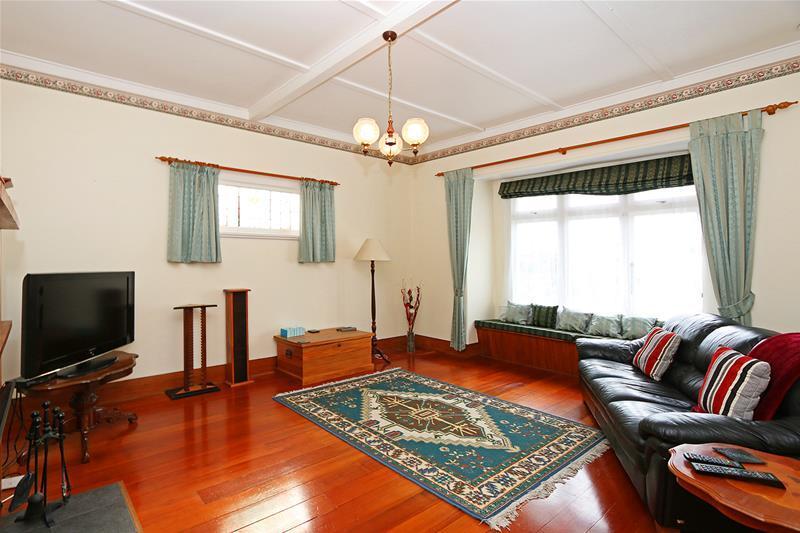 25 Egmont Street, Hawera - Carousel 2