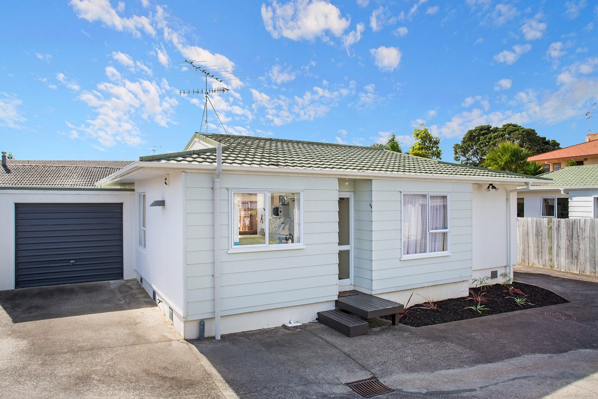 1/3 Dunstall Place, Mangere Bridge, Auckland - Carousel 1