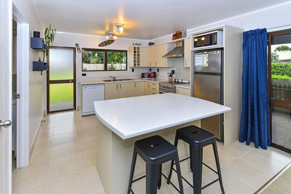 2 MILLEN PLace, Clarks Beach, Clarks Beach - Carousel 2
