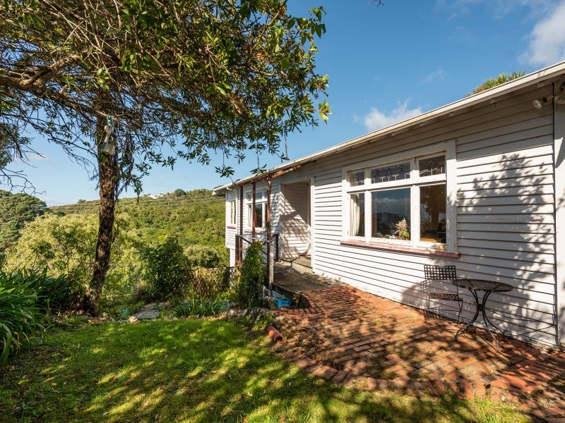 48 Mount Pleasant Road, Aro Valley, Wellington - Carousel 2