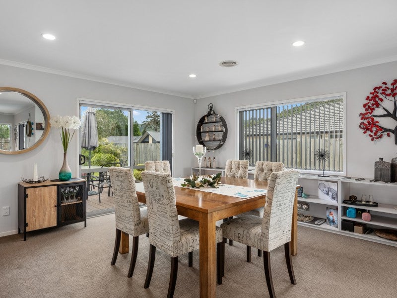 10A Sunstone Crescent, Brown Owl, Upper Hutt - Carousel 2
