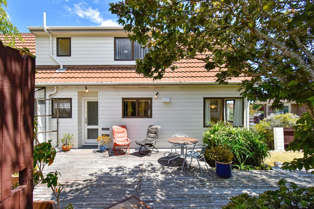 2 Paulownia Place, Totara Heights, Auckland - Carousel 1
