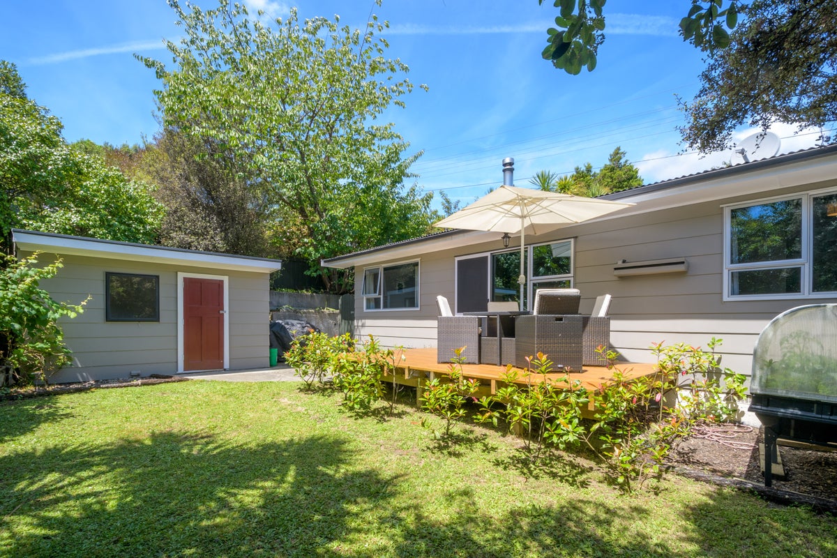 22A TUCKETT PLACE, Enner Glynn, NELSON - Carousel 1