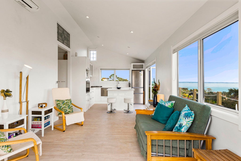 24 Pacific Parade, Surfdale, Waiheke Island - Carousel 1