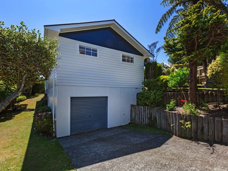 16 Florio Terrace, Tawa, Wellington - Carousel 20
