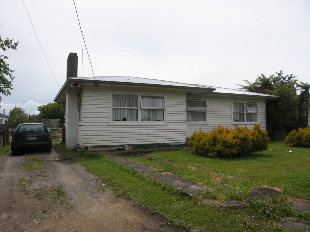 9 Grayson Avenue, Mangakakahi, Rotorua - Carousel 1