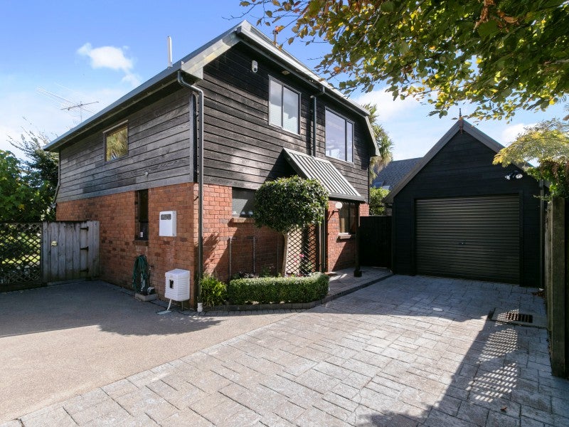36A WHITES LINE WEST, WOBURN, LOWER HUTT - Carousel 20
