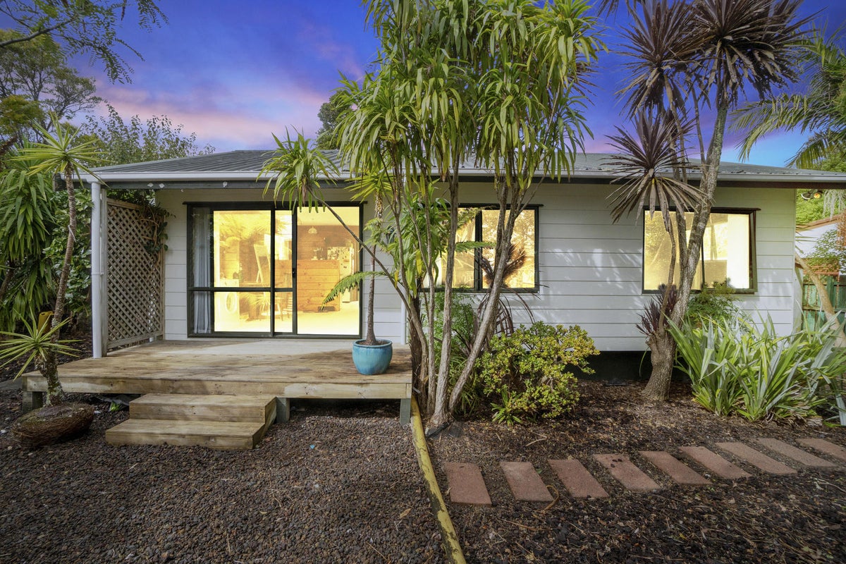 2/103 Glendale Road, Glen Eden, Auckland - Carousel 2