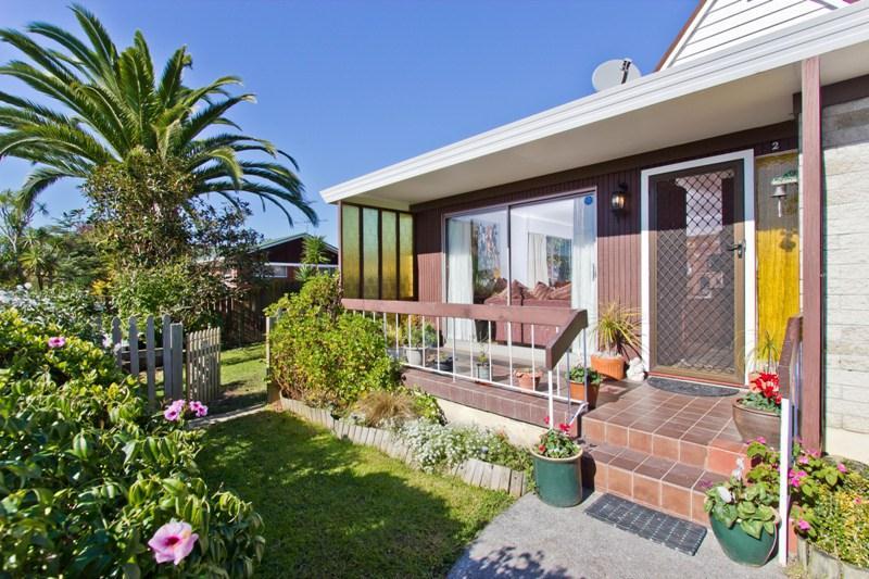 2/103 Glenmore Road, Sunnyhills, Auckland - Carousel 1