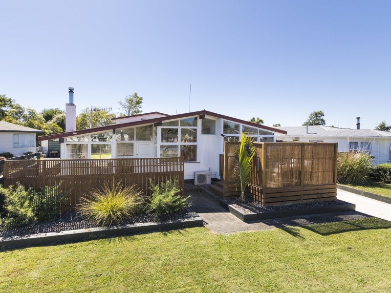 34 Abraham Crescent, Milson, Palmerston North - Carousel 1