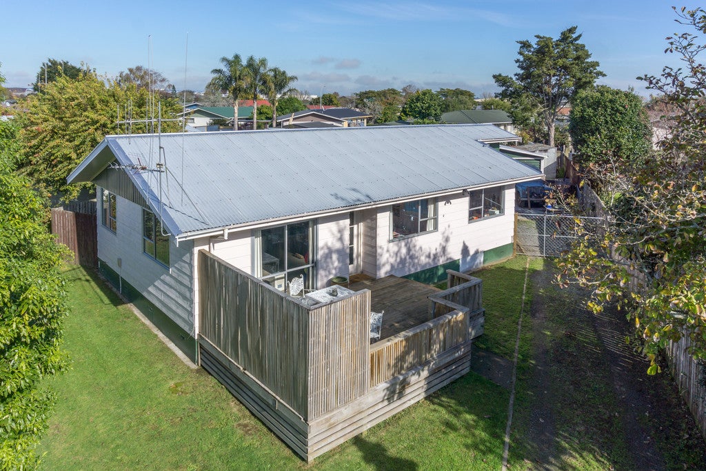 17 Elmwood Crescent, Pukete, Hamilton - Carousel 22
