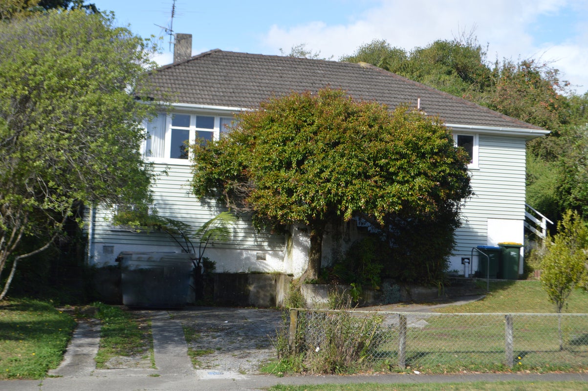 118 Mungavin Avenue, Ranui, Porirua - Carousel 1