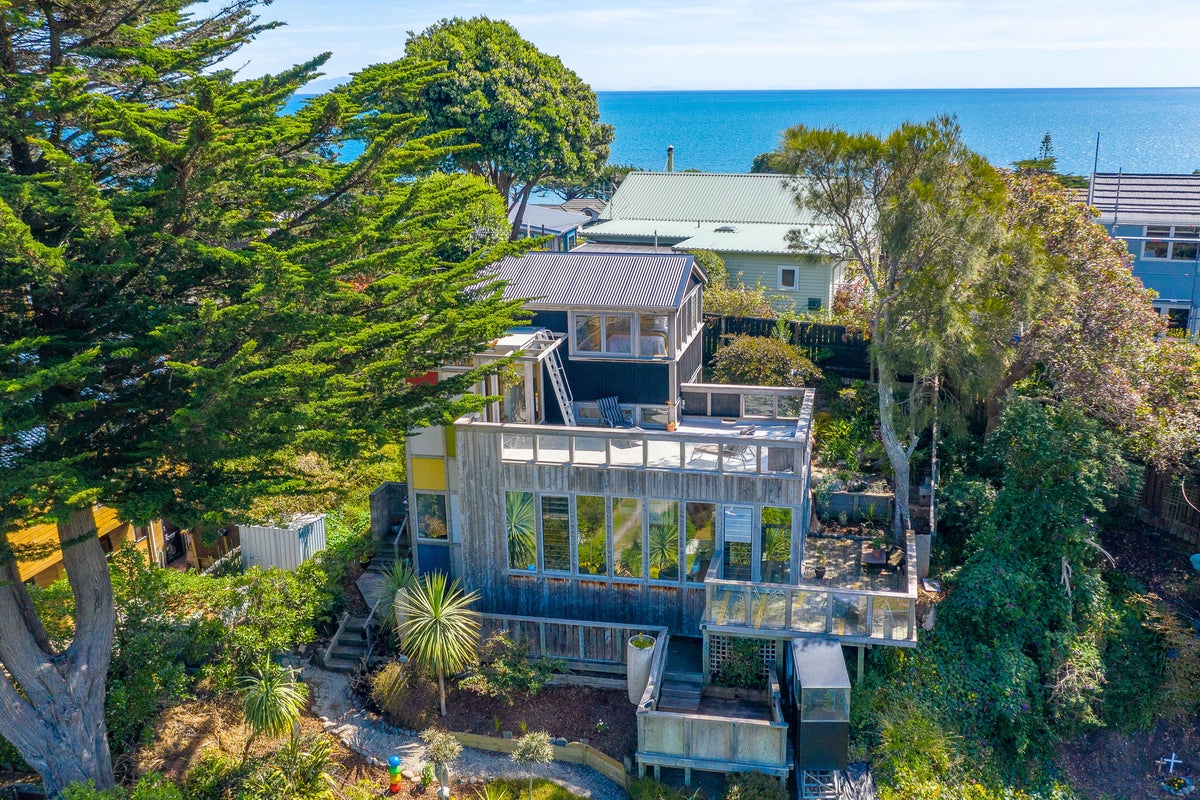 15 Renown Road, Raumati South, Paraparaumu - Carousel 2
