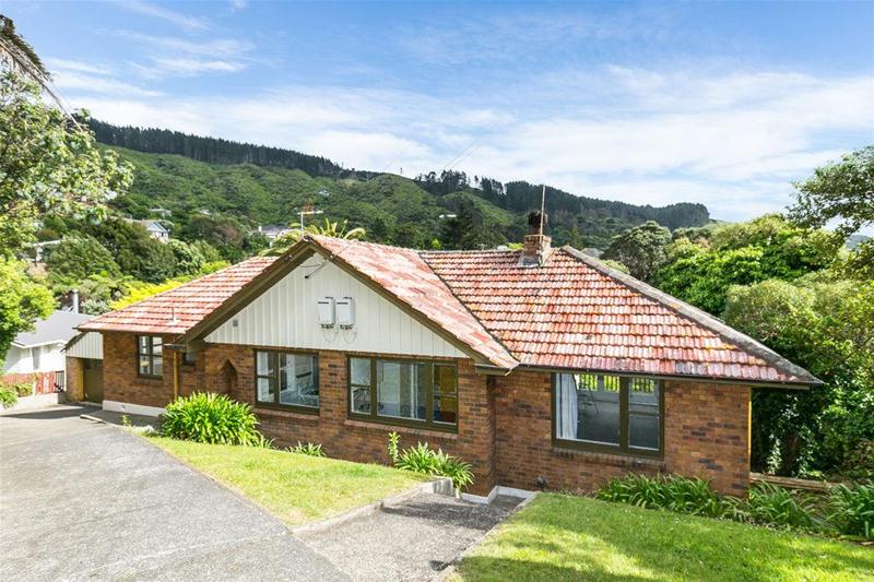 4 Woodstock Terrace, Tawa, Wellington - Carousel 2