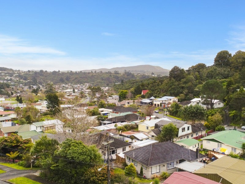 45 Lowry Crescent, Stokes Valley, Lower Hutt - Carousel 19