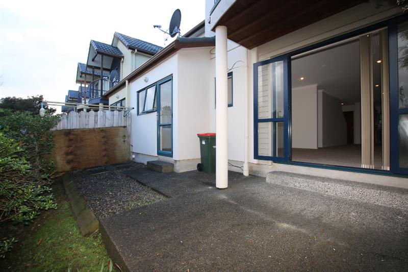 103 Fields Parade, Oteha, Auckland - Carousel 11