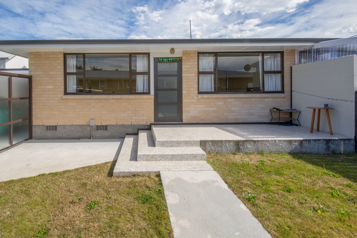 2/474 Barbadoes Street, Edgeware, Christchurch - Carousel 1