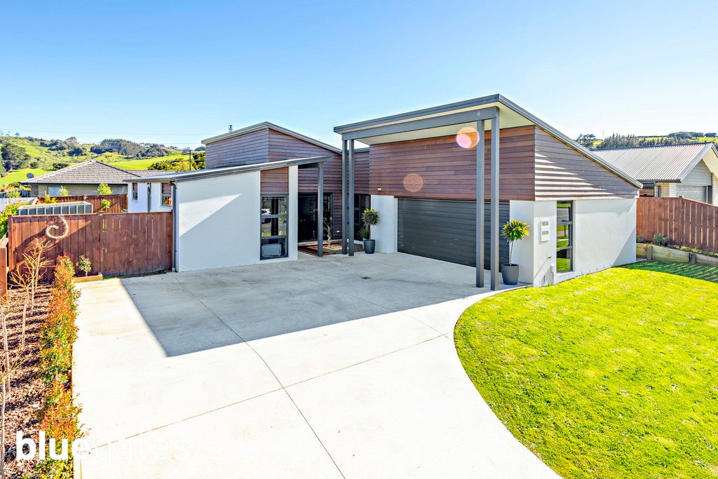 12 Millbrae Place, Pokeno - Carousel 2