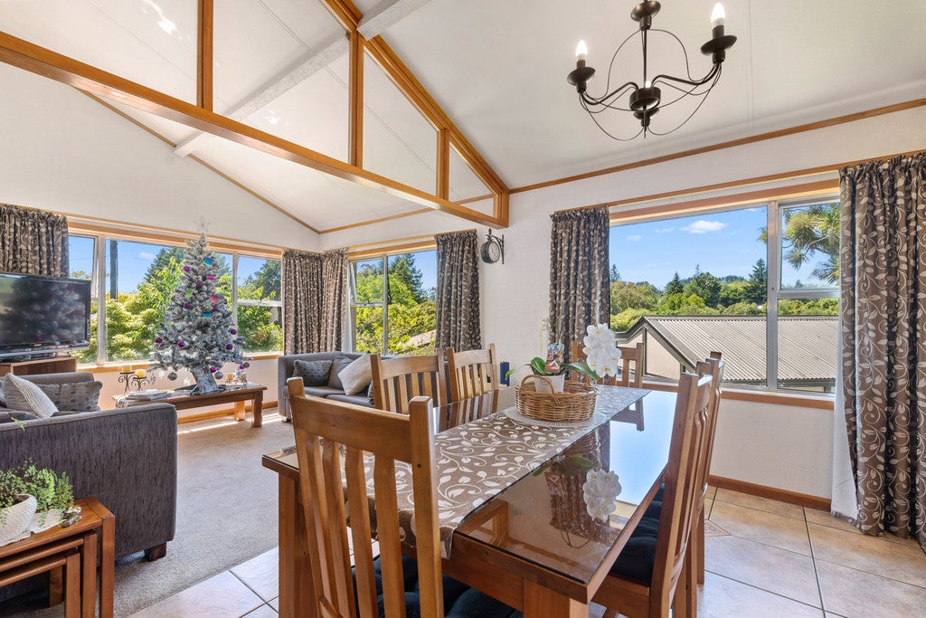 20 Wharepaina Crescent, Springfield, Rotorua - Carousel 2