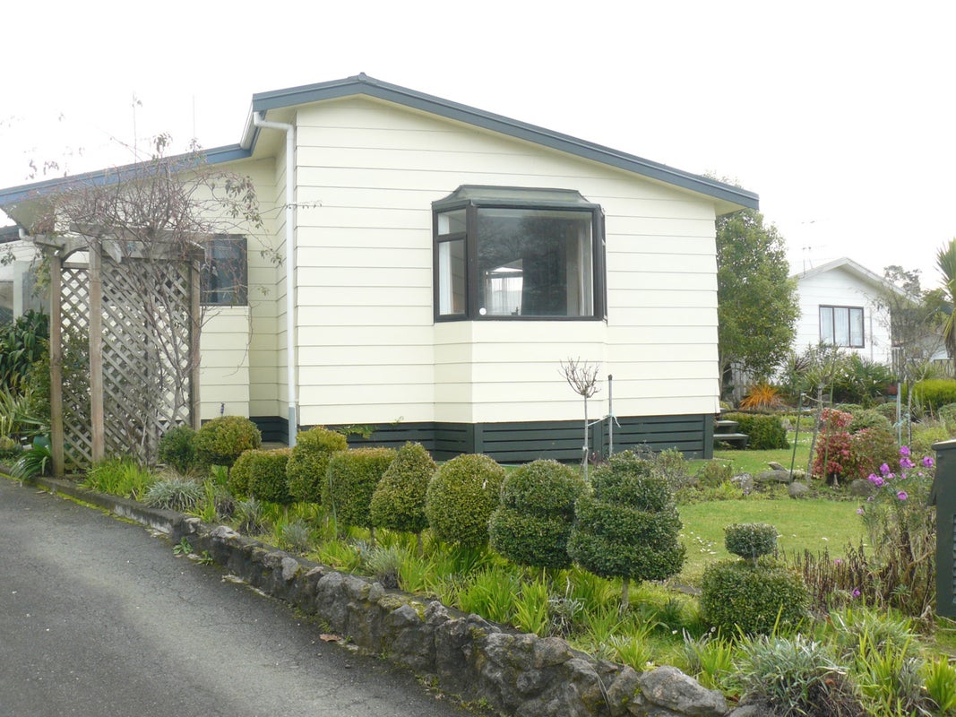 8 Camellia Drive, Ngongotaha, Rotorua - Carousel 1