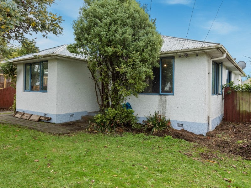 5 McIntyre Street, Shirley, Christchurch - Carousel 1