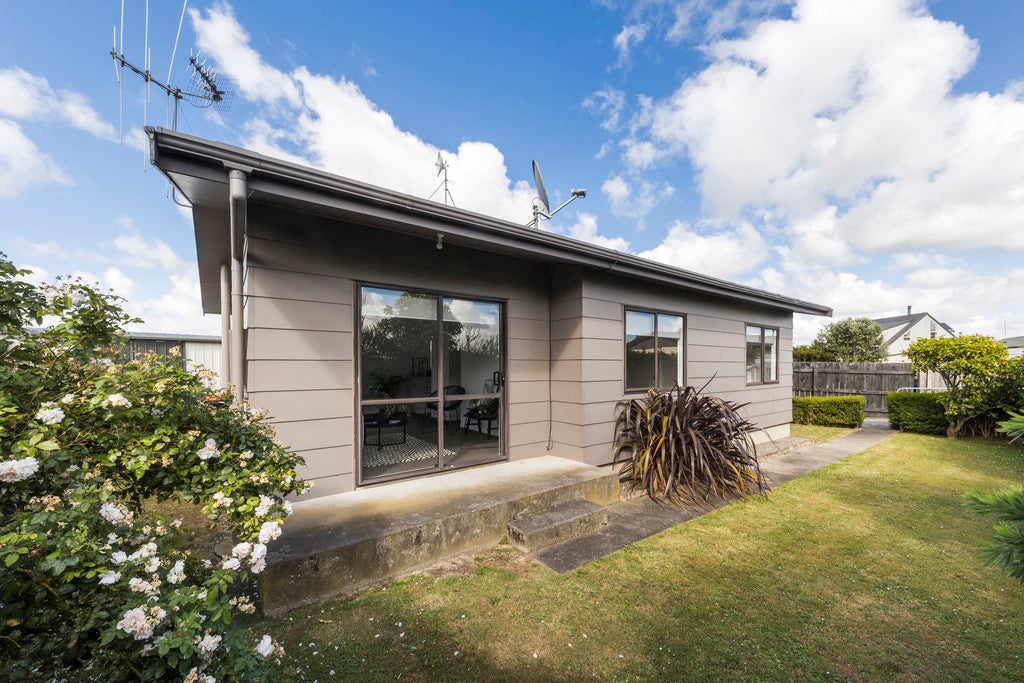 19 Leander Place, Milson, Palmerston North - Carousel 2