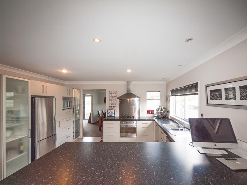 10 Mauldeth Terrace, Churton Park, Wellington - Carousel 2