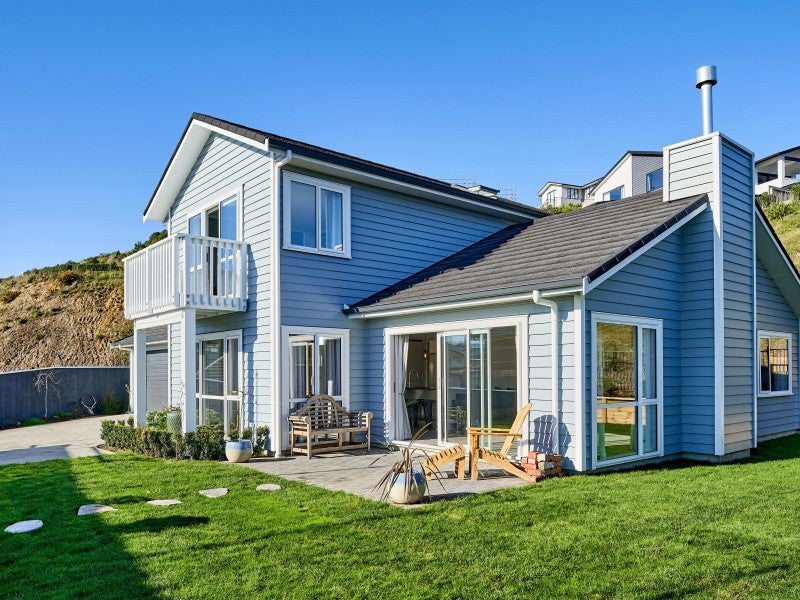 28 Margaret Shields Avenue, Aotea, Porirua - Carousel 1