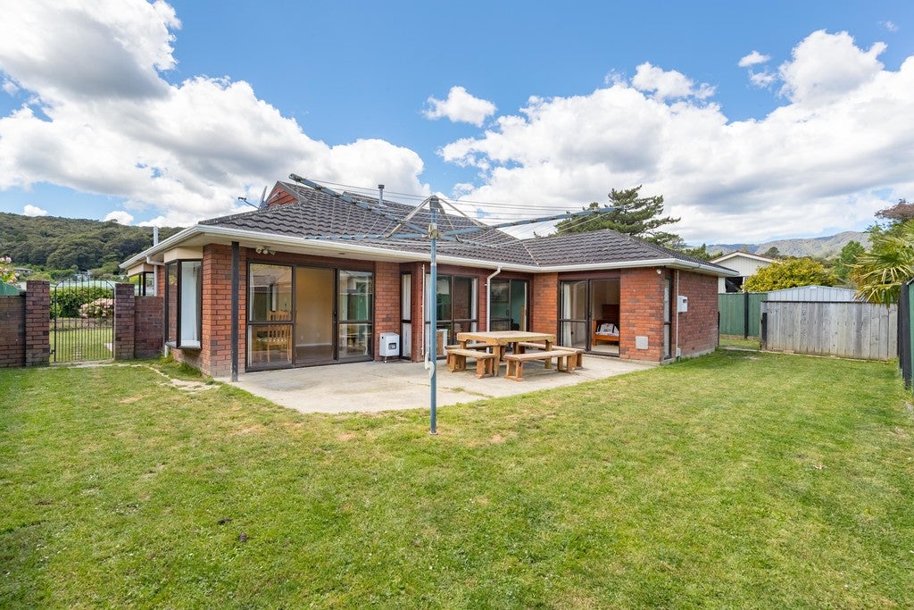 6A Hyde Street, Wainuiomata, Lower Hutt - Carousel 1