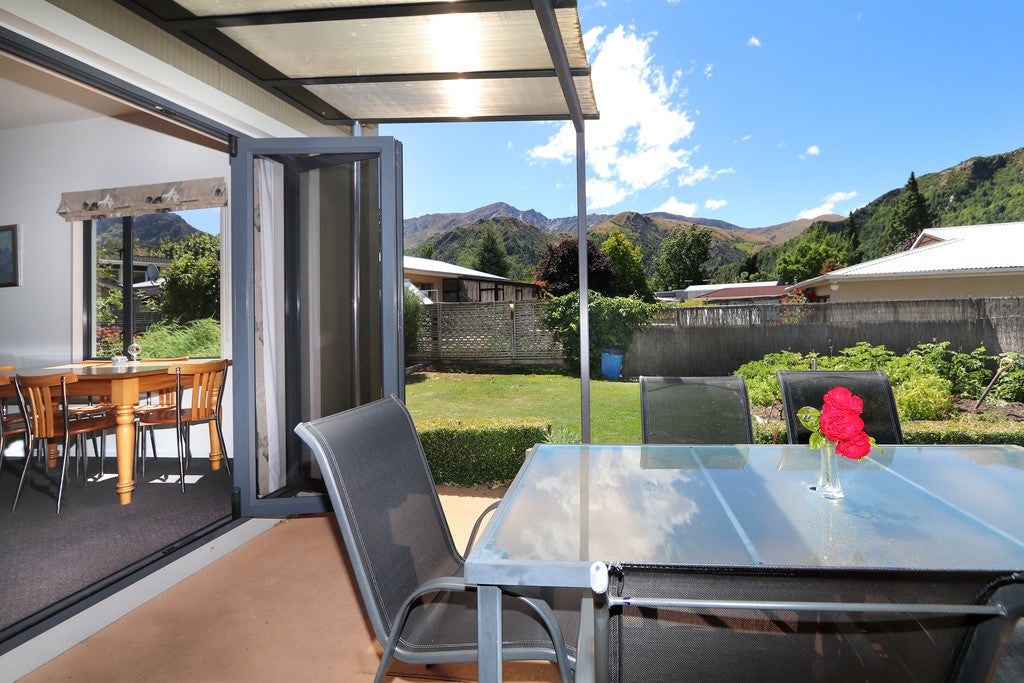10 Inverness Crescent, Arrowtown, Arrowtown - Carousel 2