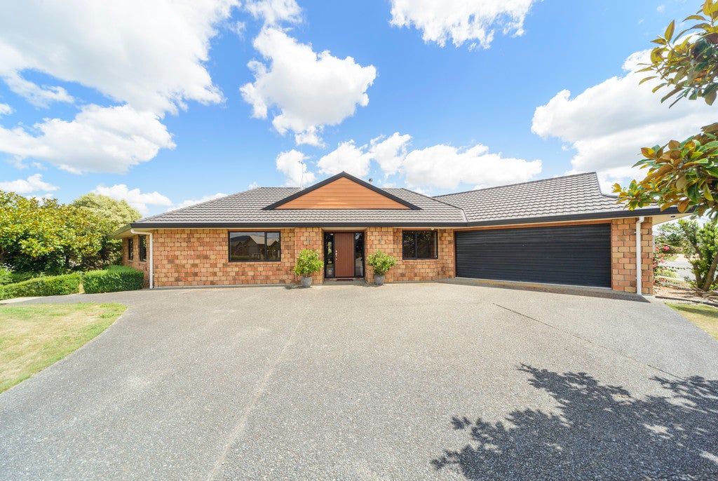 17 Liberty Grove, Kelvin Grove, Palmerston North - Carousel 2