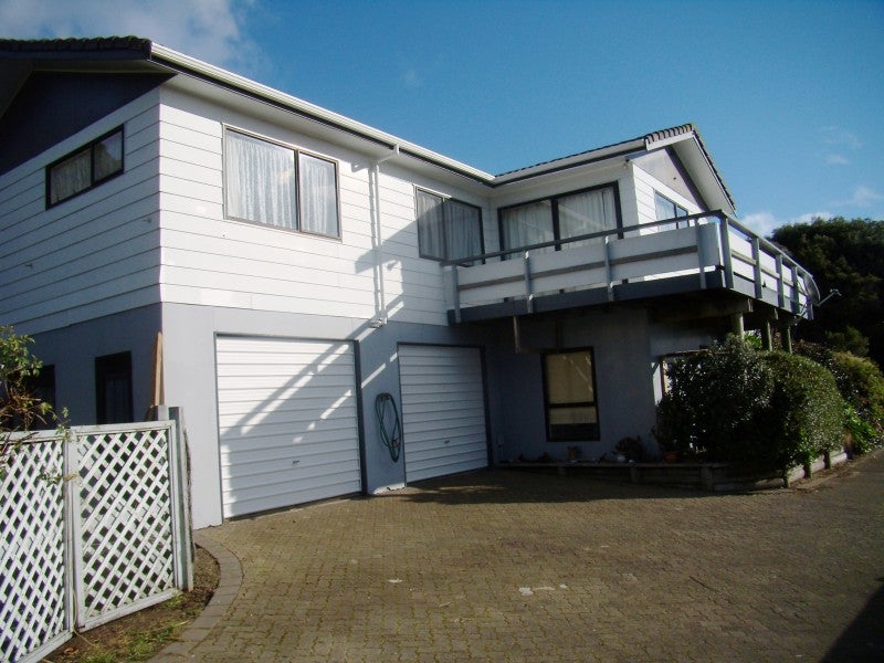 25 Hicks Crescent, Waikanae Beach, Waikanae - Carousel 1