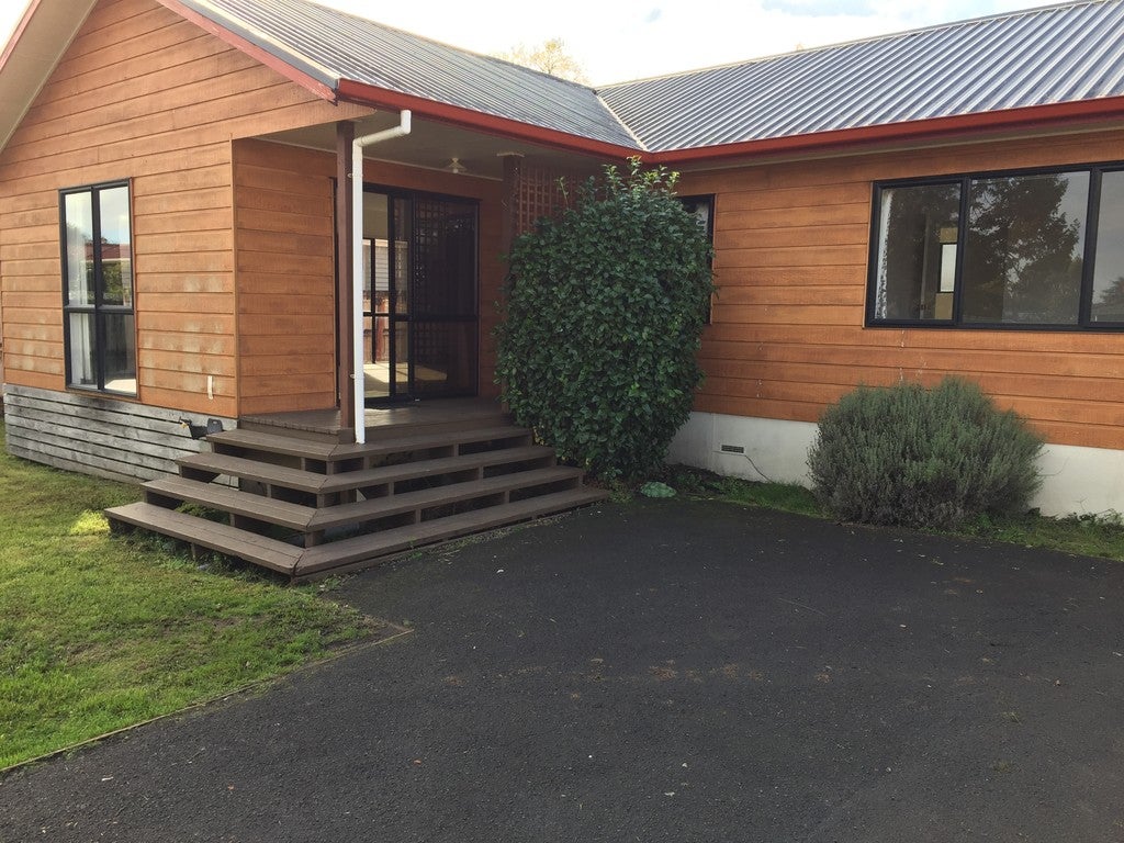 4B Ohaupo Road, Hamilton Lake, Hamilton - Carousel 1