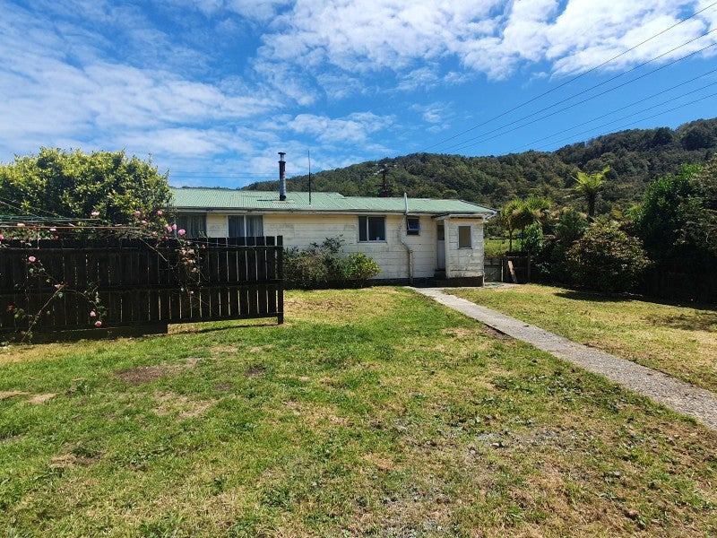 25 Oxford Street, Taylorville, Greymouth - Carousel 14