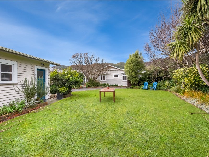1 Saint Ronans Avenue, Waterloo, Lower Hutt - Carousel 19