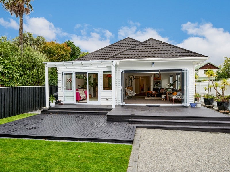 12 Rossiter Avenue, Waterloo, Lower Hutt - Carousel 1