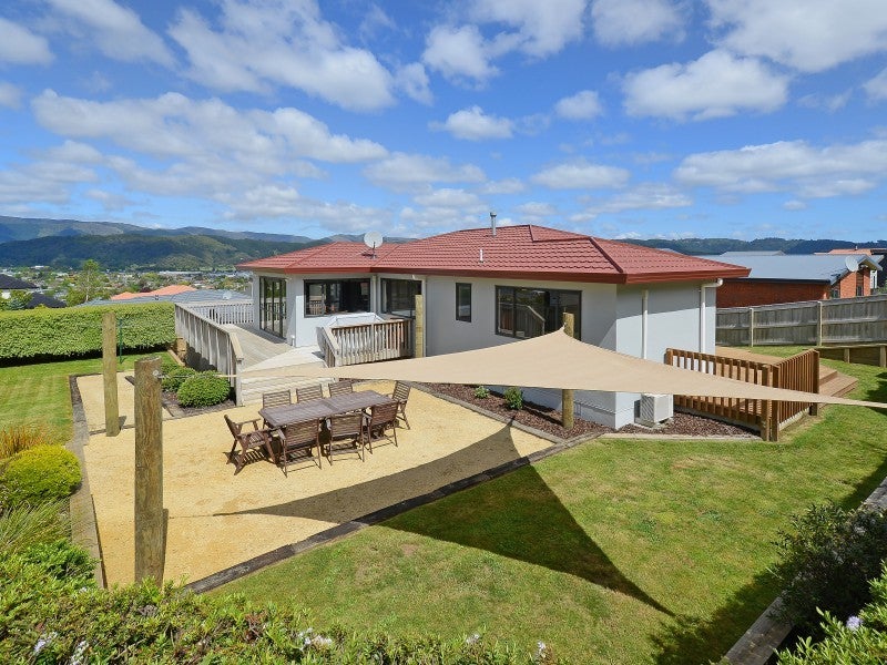 14 Birkinshaw Grove, Riverstone Terraces, Upper Hutt - Carousel 1