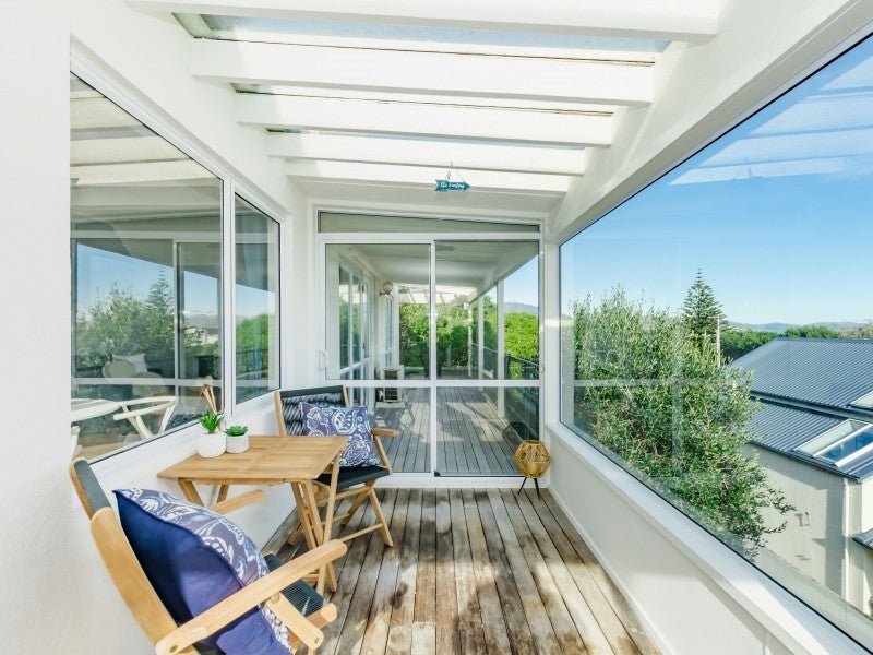 18A Kohutuhutu Road, Raumati Beach, Paraparaumu - Carousel 2