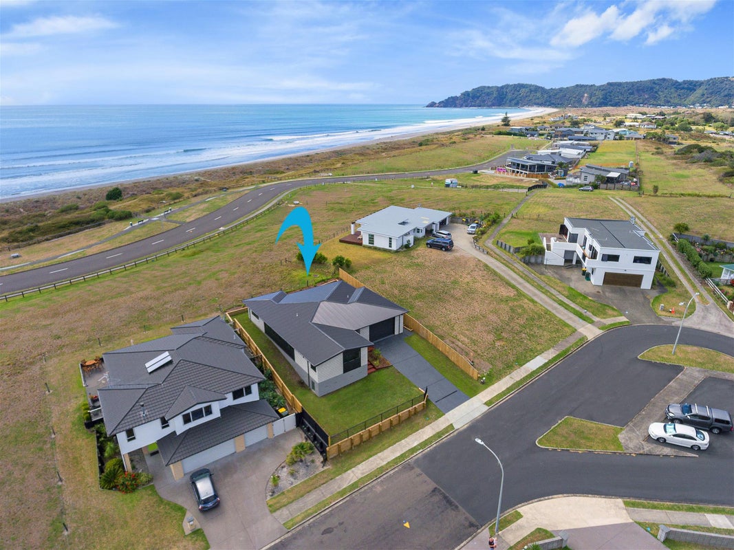 7 Anchorage Grove, Coastlands, Whakatane - Carousel 1
