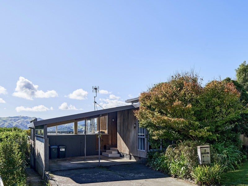 3 Luff Place, Whitby, Porirua - Carousel 26