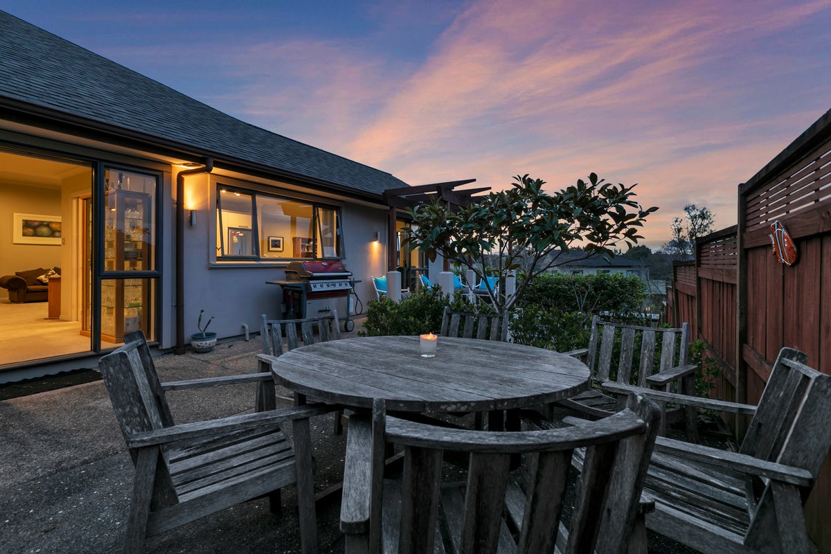8 Archer Rayner Place, Greenhithe, Auckland - Carousel 2